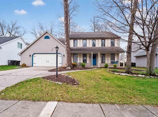6216 Hunter Wood Dr, Fort Wayne, IN