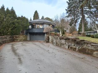 1352 Nocturne Ct, Mississauga, ON L5H 2L8