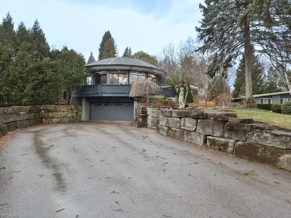 1352 Nocturne Ct, Mississauga, ON L5H 2L8