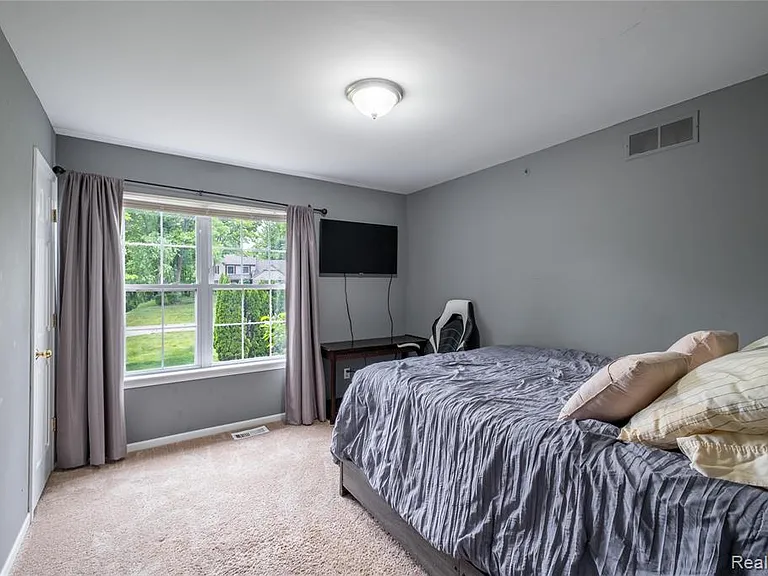 1250 Walloon Way — Photo 19
