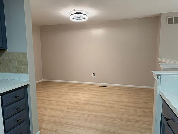 5th image of 411 Old Pine Way