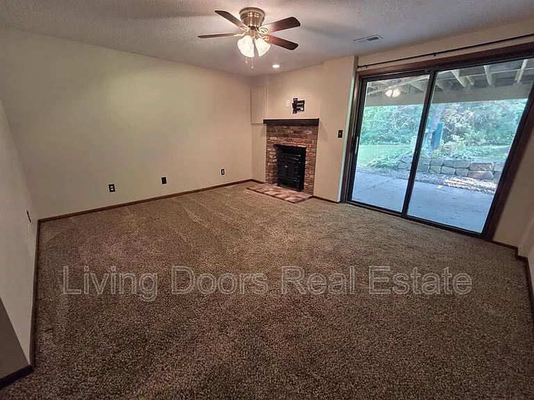 2335 Southwood Pl — Photo 12