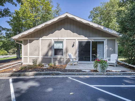 2nd image of 10697 Timber Ridge Cir Unit 9A