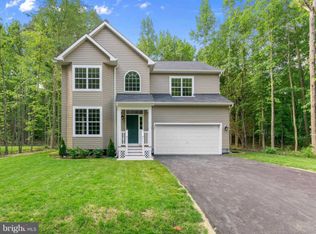 935 Marzoff Rd, Deale, MD 20751