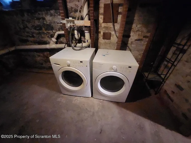 98 N Franklin St #1 — Photo 14