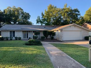411 Olympia Flds, Meadowlakes, TX 78654