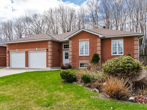 4 Byrnes Cres, Penetanguishene, ON L9M 1W4