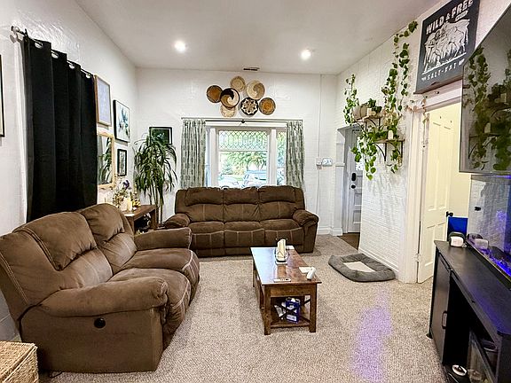 3rd image of 3171 Porter Ave