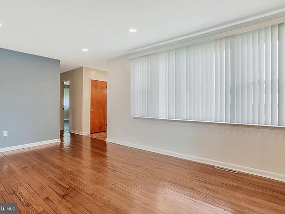 4th image of 10815 Coffman Ave