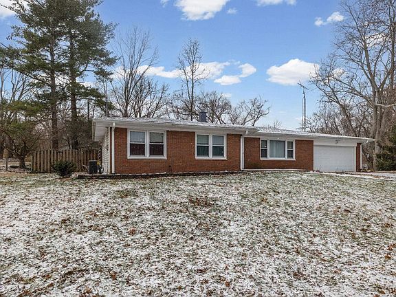 2nd image of 17 Wea Oaks Dr