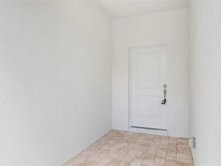 10026 Cocoa Beach St — Photo 5