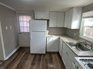 933 Walker St, Des Moines, IA 50316