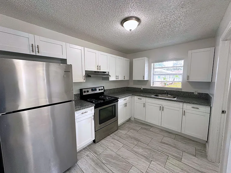 692 Neil Rd #702 — Photo 5