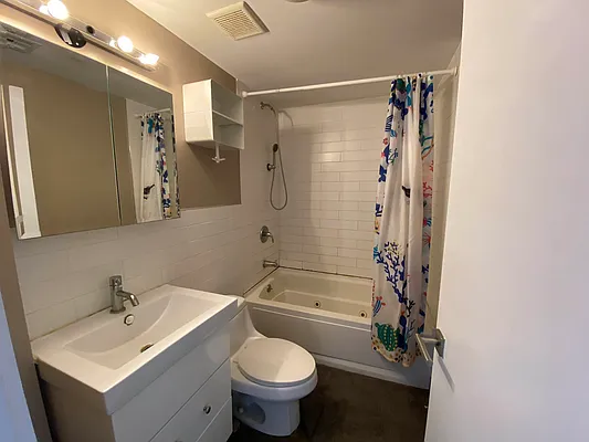 Rented by Premier Metro Realty Corp | media 64