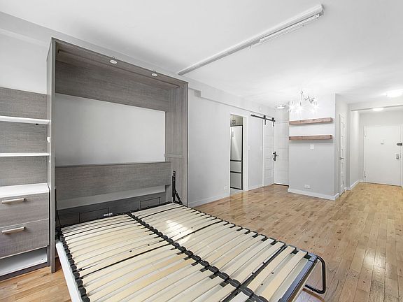 5th image of 225 E 46th St APT 1J