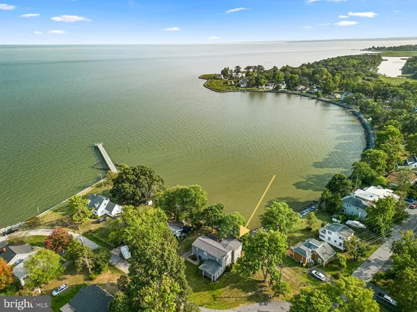 1600 Depriest Dr, Shady Side, MD 20764