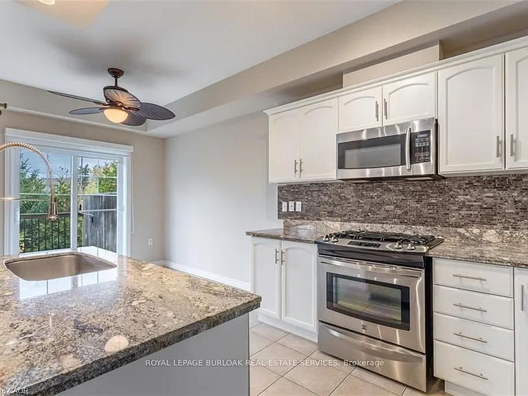 25 Liddycoat Ln — Photo 6
