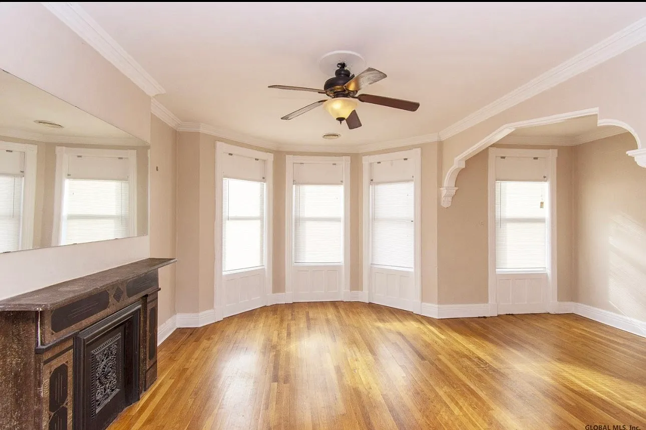 2 bed, 1144 sqft, $1,800 — Photo 2