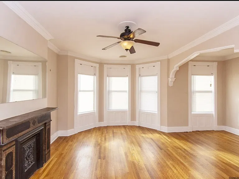 341 Madison Ave #2 — Photo 2