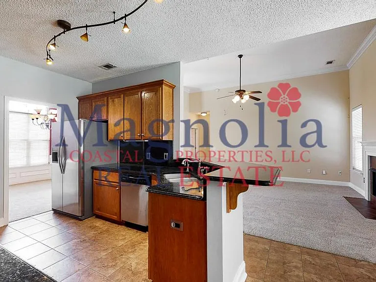 695 E Bristol Way — Photo 8
