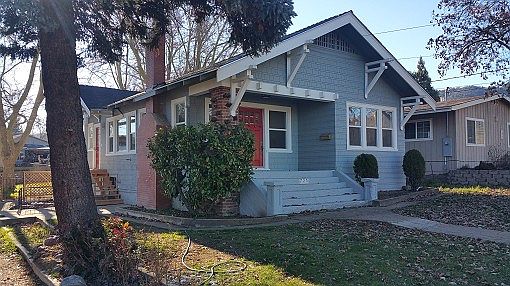 1st image of 725 Jackson St