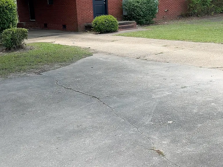 6895 Raeford Rd — Photo 12