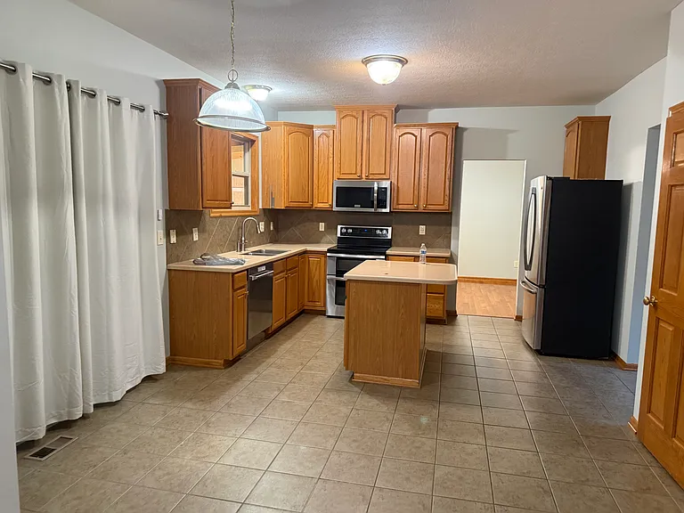 1900 Smoky Meadow Dr — Photo 5