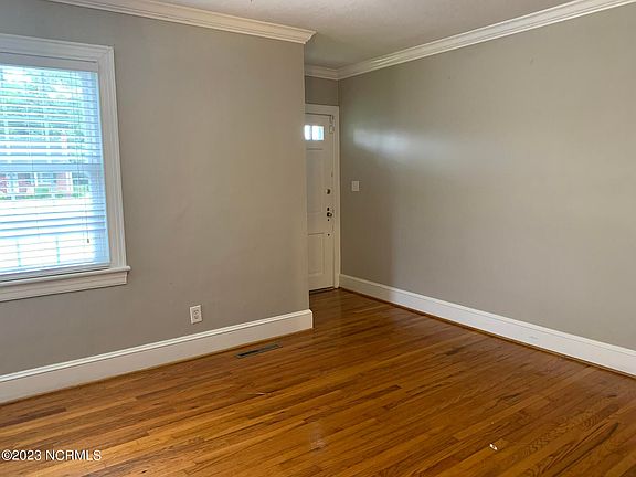 2nd image of 3520 Dickinson Ave