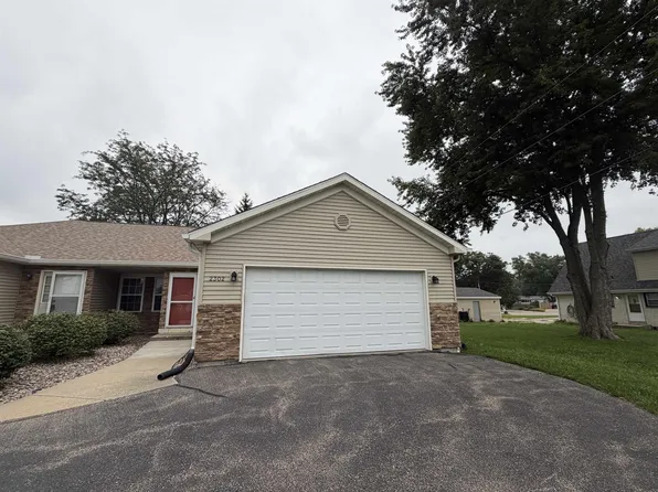 2302 Bootmaker Dr N, Beloit, WI 53511