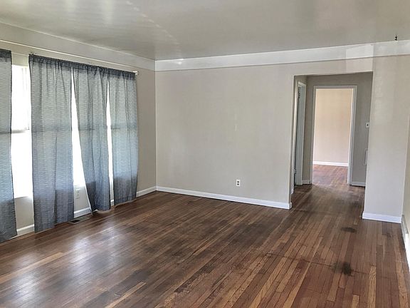 3rd image of 416 Towanda Cir