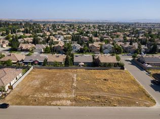 1102 E Turnberry Ave, Fresno, CA 93730