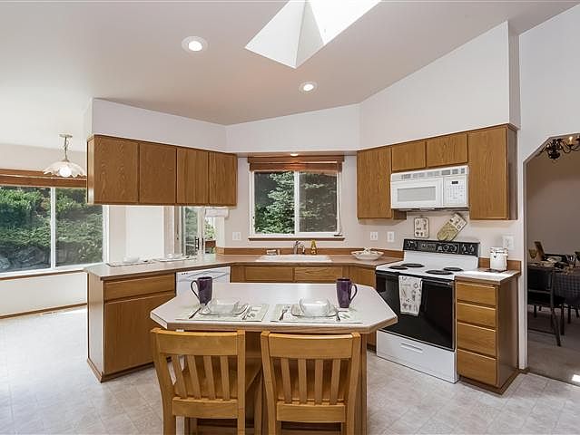 1st image of 7018 58th St NE