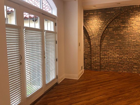 4th image of 2648 N Lincoln Ave #2R