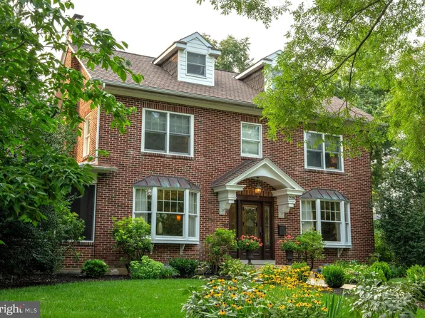 239 Elm Ave, Hershey, PA 17033