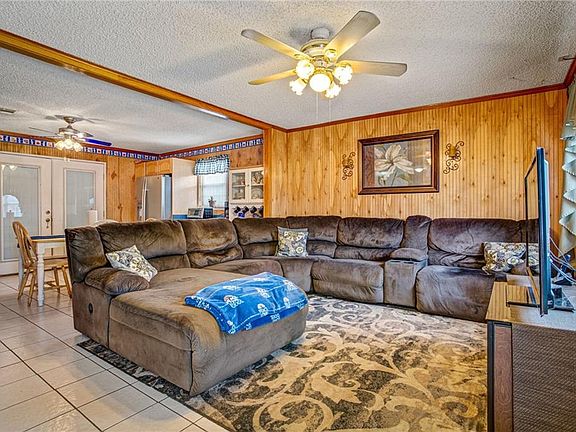 4th image of 160 Valentine Dr