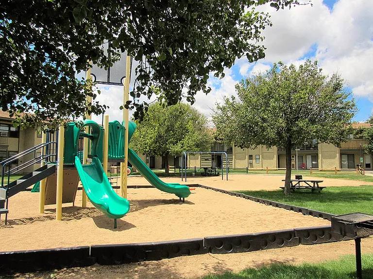 Willow Ridge Apartments — Photo 14