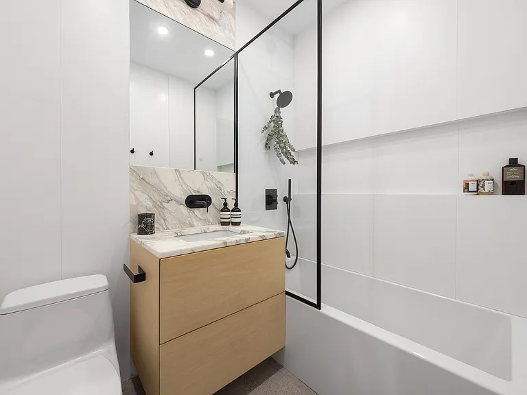 450 W 20th St #PENTHOUSE — Photo 8