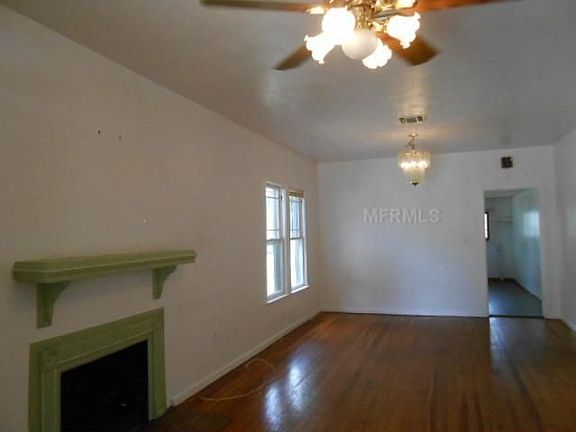 2nd image of 319 Ariana St