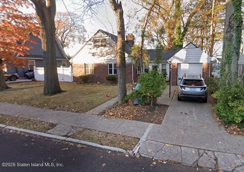 2nd image of 690 Broadway