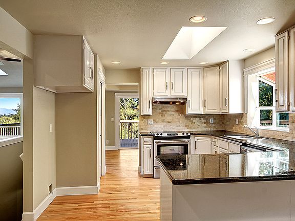 3rd image of 8624 164th St SE