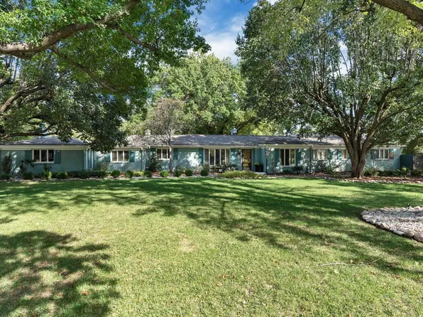 42 N Stratford Rd, Wichita, KS 67206