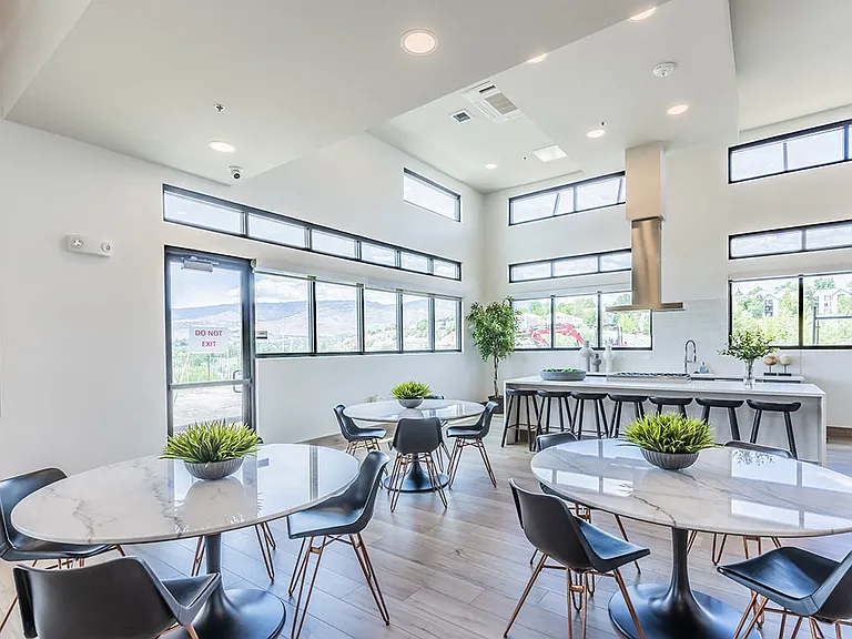 The Retreat Luxury Apartments — Photo 5