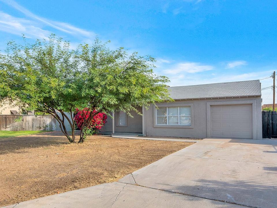 1st image of 204 E LA CRESCENTA Avenue