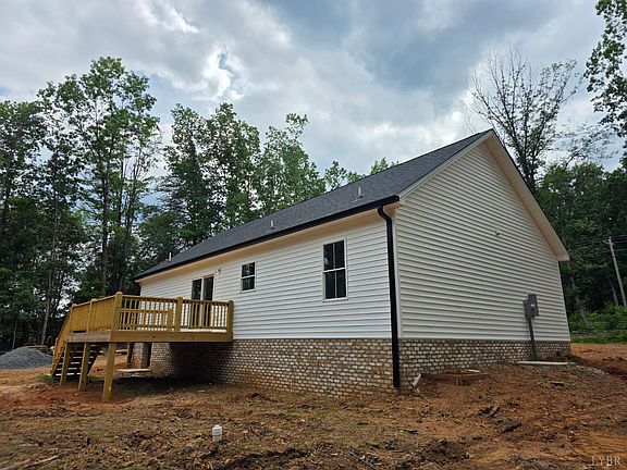 3rd image of 2060 Stonewall Rd