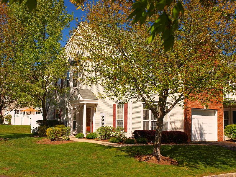 1st image of 279 Janine Way #279