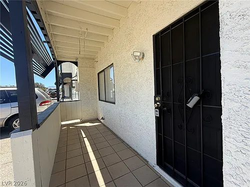 6208 Ilanos Ln #B Photo 1