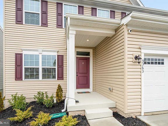 3rd image of 5363 Holley Oak Ln