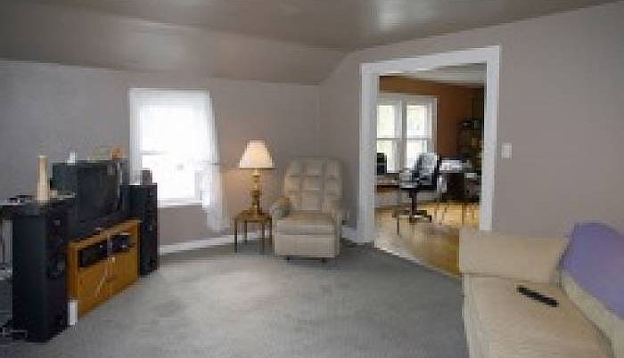 Living Room - 12'x16'