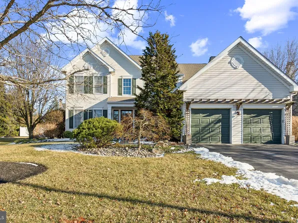 12 Murray Rd, Moorestown, NJ 08057
