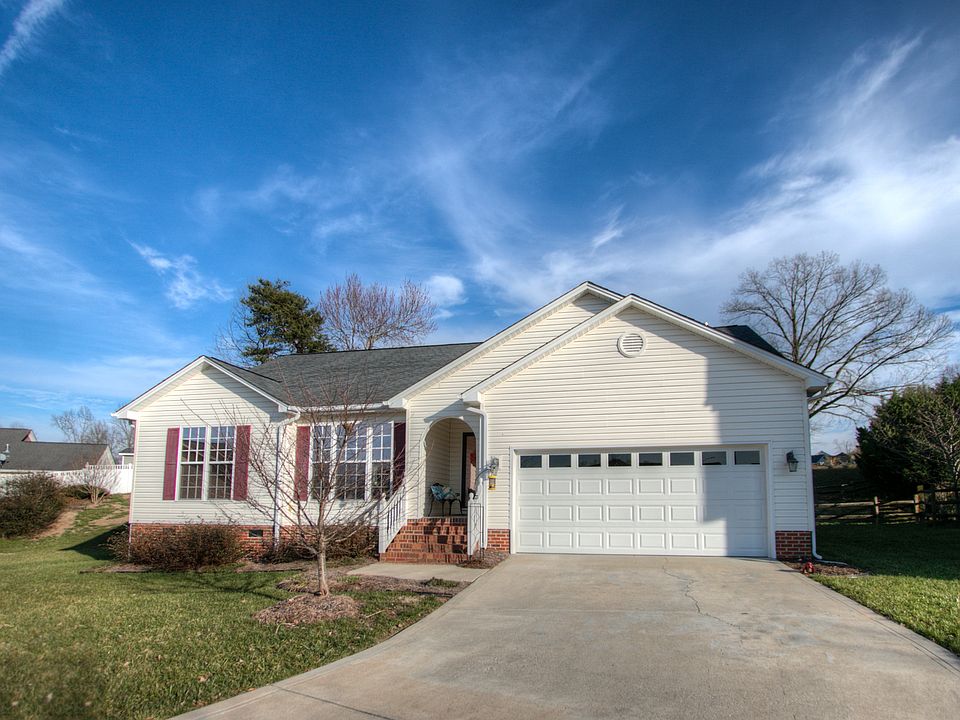 1st image of 3020 Hereford Ln